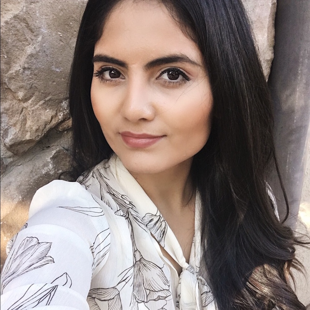 Meet your Posher, Abigail